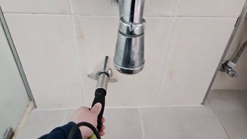 청주시 상당구 누수탐지 수도 계량기 별침 확인과 밸브 점검 장면
